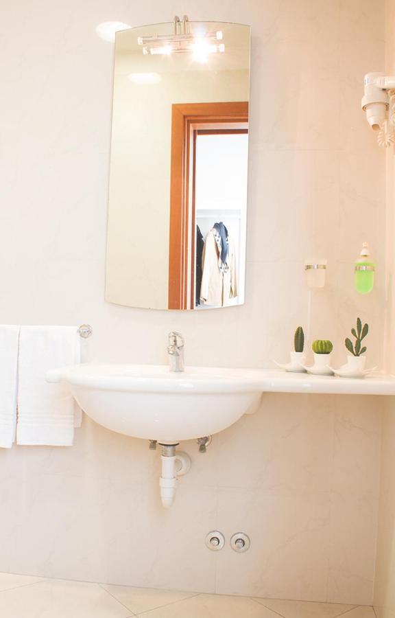 Accanto Al Centro B&B Prato  Luaran gambar