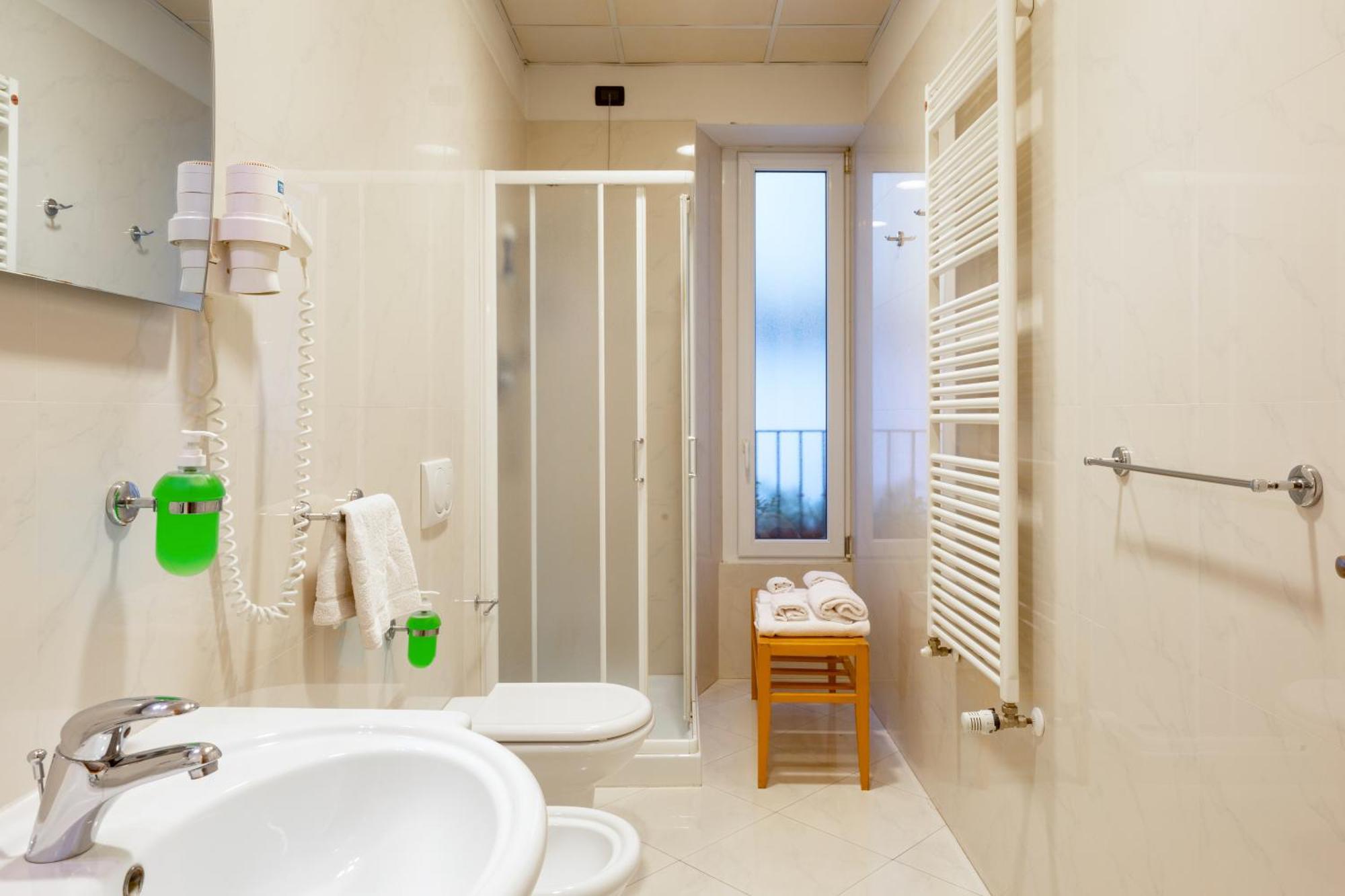 Accanto Al Centro B&B Prato  Luaran gambar