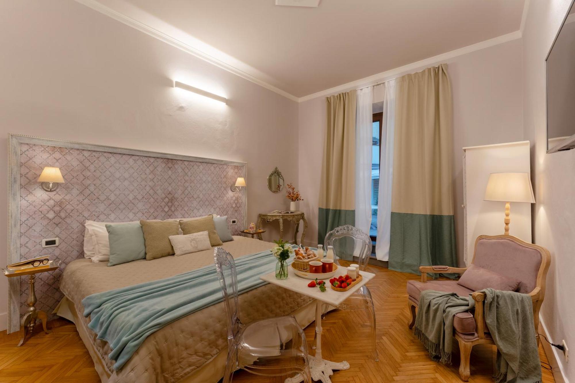 Accanto Al Centro B&B Prato  Luaran gambar