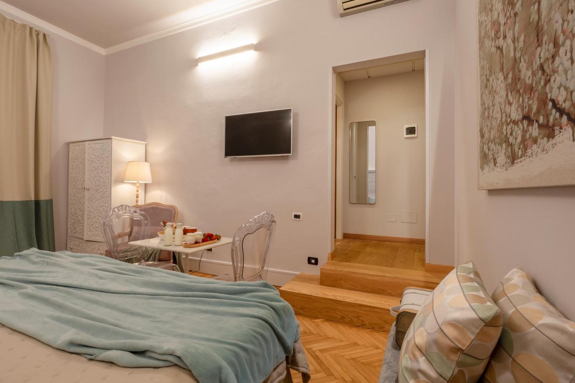 Accanto Al Centro B&B Prato  Luaran gambar